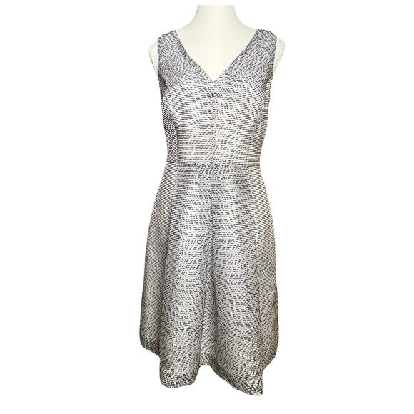 BANANA REPUBLIC BR Sleeveless Party Dress Textured Silver Black‎ Fit Flare Sz 6 - Picture 2 of 9